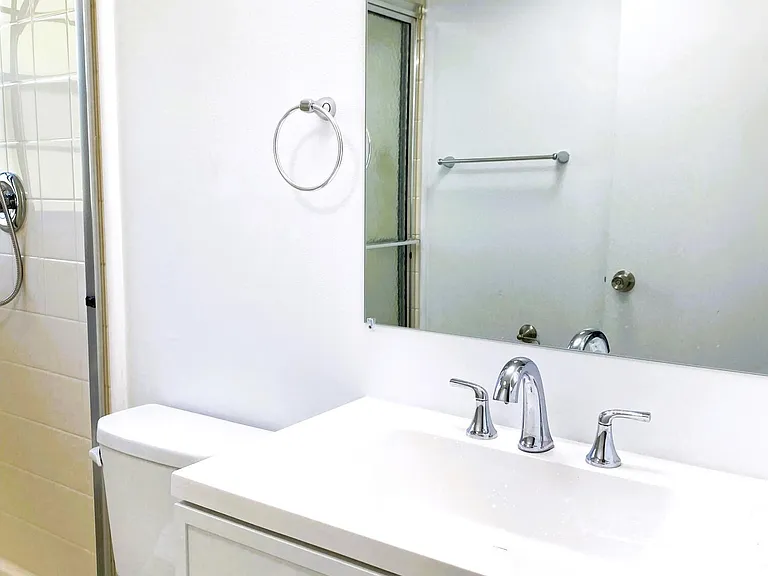 256 Mansfield Dr #G — Photo 9