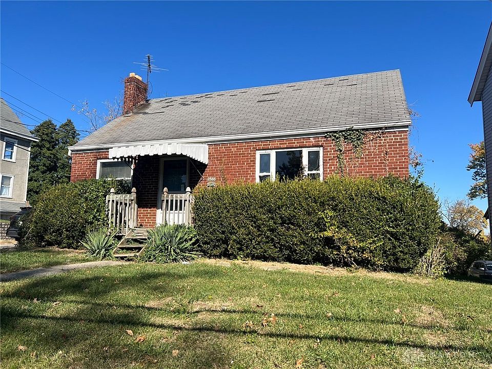 2nd image of 2588 Montana Ave