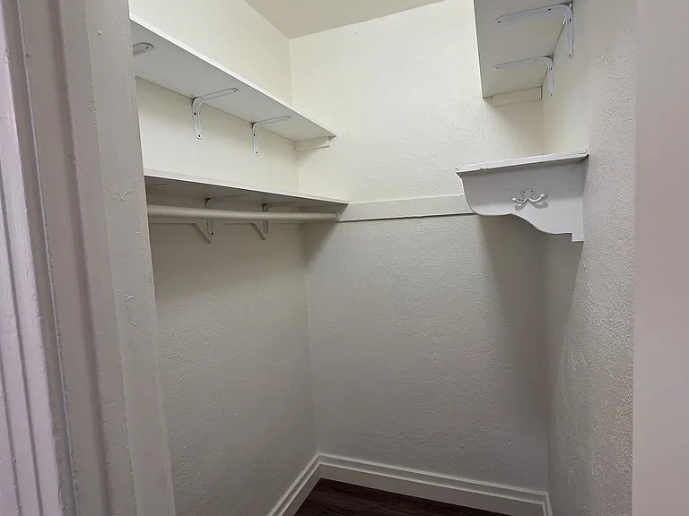 Walk in closet