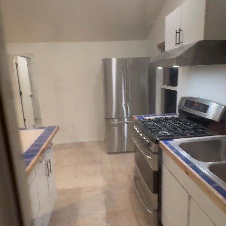 1st image of 115 30th Ave #113