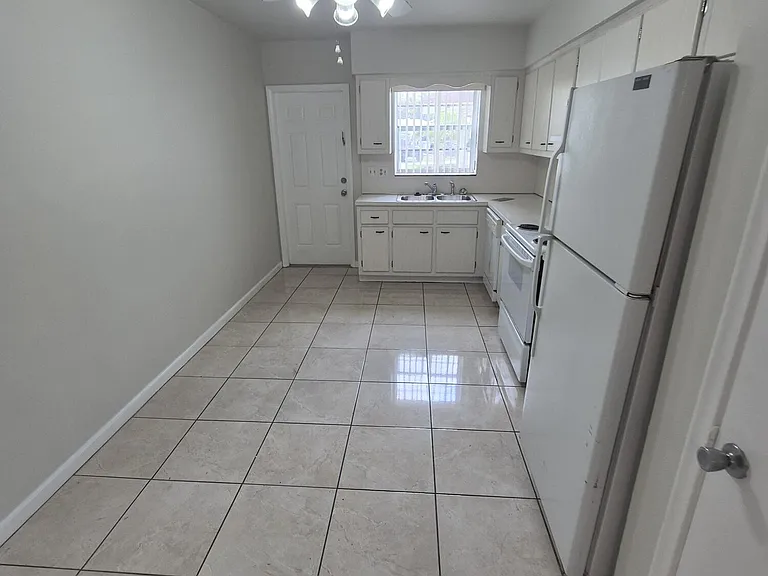 3709 Tyler St — Photo 10