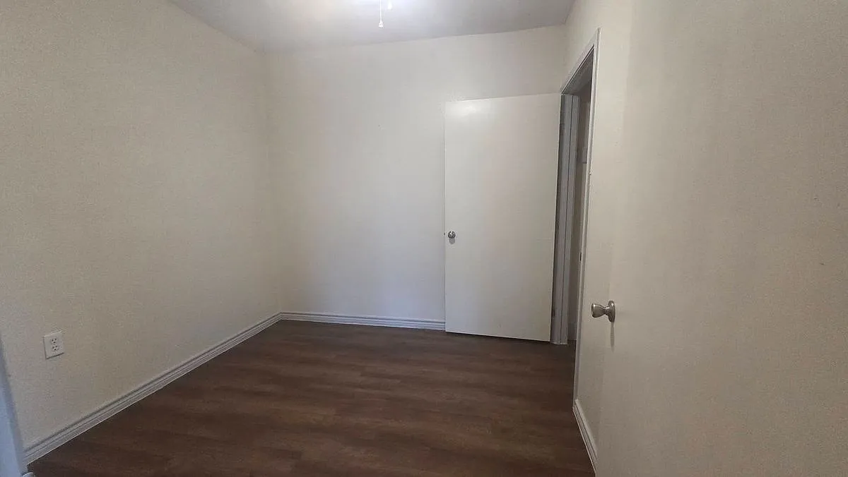 2 bed, 1.0 bath, 850 sqft, $900 — Photo 4