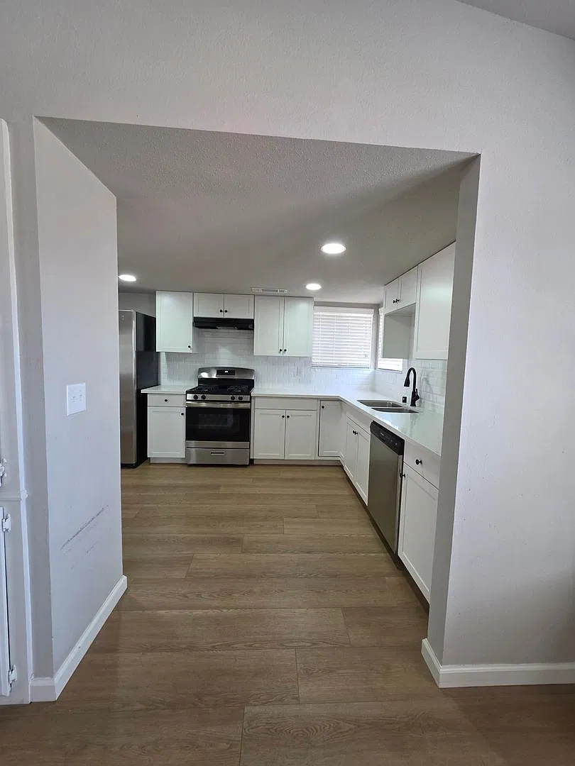 Recently Remodeled 4 Bedroom 2 Bathroom Home in NE Visalia! — Photo 4