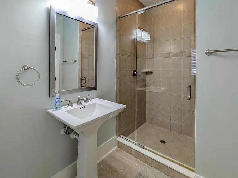 361 Ahern St #15 — Photo 14