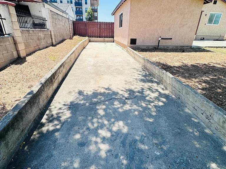 937 Euclid Ave — Photo 19
