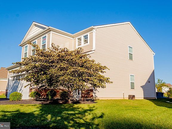 2nd image of 562 Prizer Ct