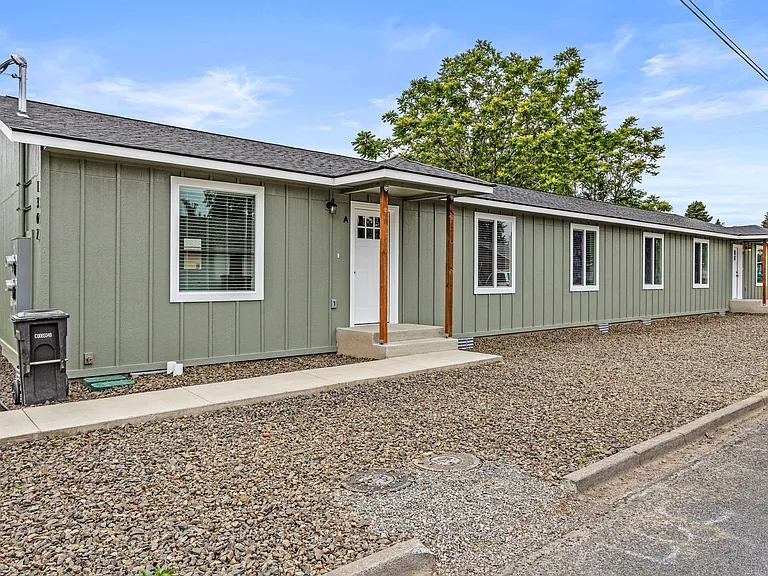 1302 S 14th Ave — Photo 6