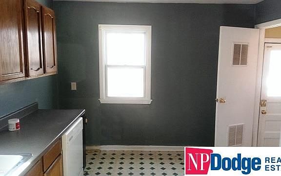 4th image of 3322 N 39th St