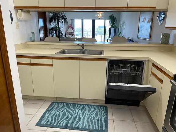 3rd image of 1050 N Atlantic Ave APT 503