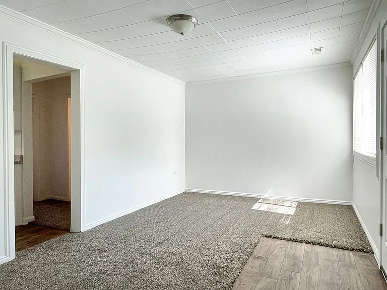 307 N 100 W — Photo 5