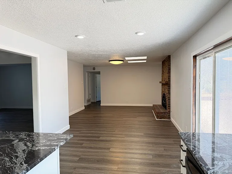 12013 Kashmir St NE — Photo 8