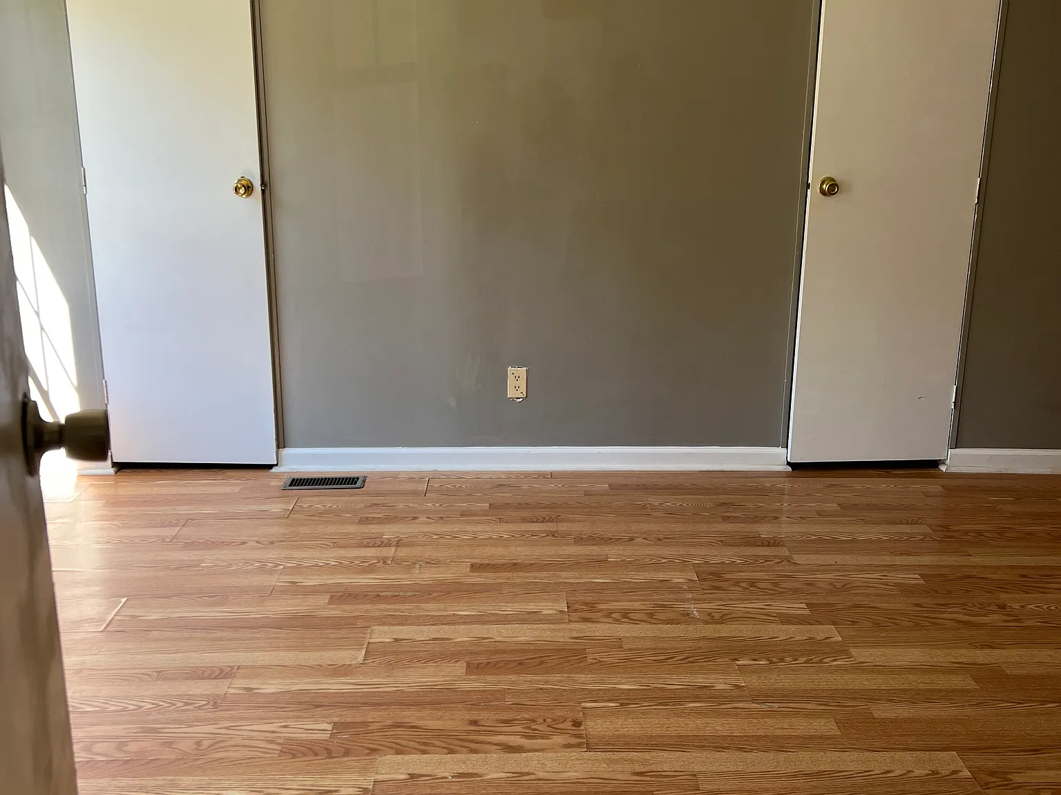 3 bed, 1250 sqft, $1,200 — Photo 2
