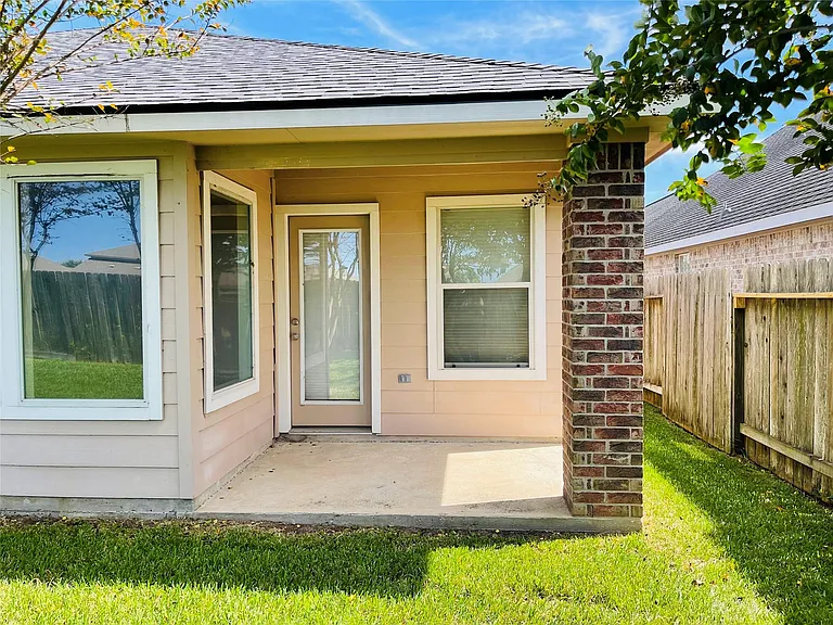10723 Lake Riata Ln — Photo 26