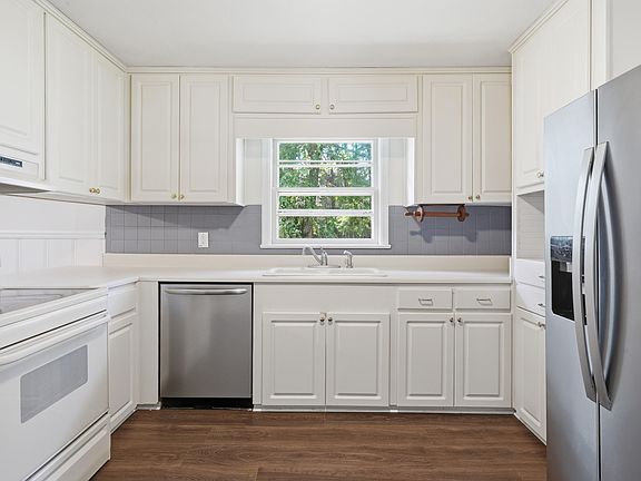 2nd image of 811 Sunset Ave NW