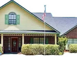 9 Cay Ct, Angleton, TX 77515