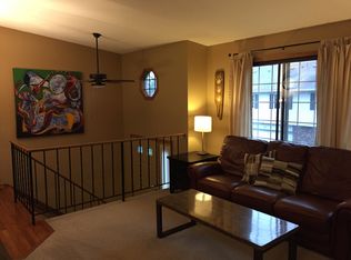 1913 Bielenberg Dr, Woodbury, MN 55125