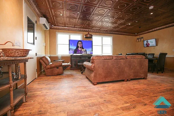 Rented by EXR | media 48