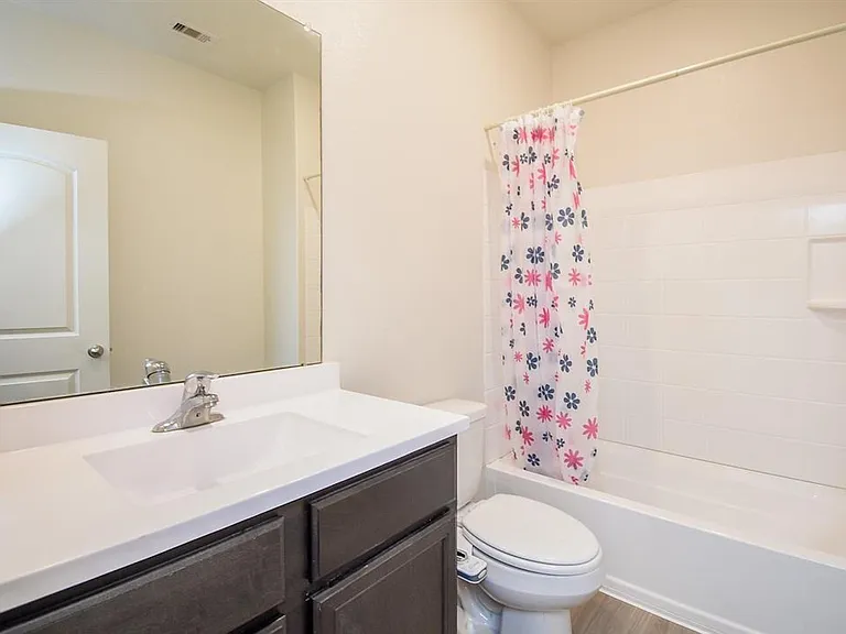 Shared bathroom, with shower and tub