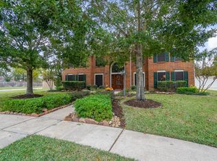16 Hollinfare Ct, Sugar Land, TX 77479