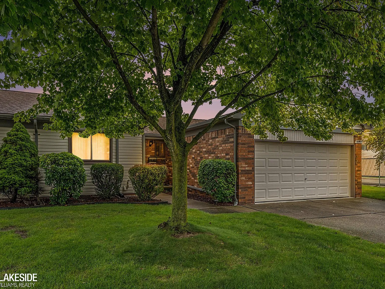 2 bed, 2.0 bath, 1368 sqft, $1,800 — Photo 3