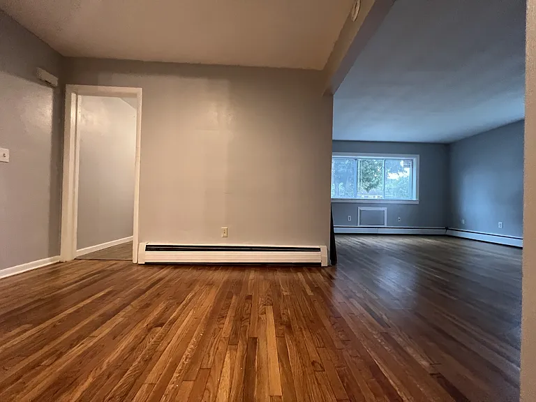 27 Tompkins St #5 — Photo 9