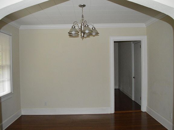 4th image of 3719 Lamar Ave