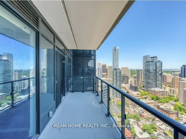 955 Bay St #3809, Toronto, ON M5S 0C6