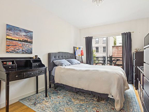 3rd image of 72 Huron St #2A