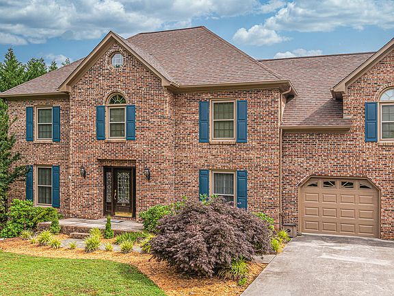 4th image of 300 Fruitwood Ln