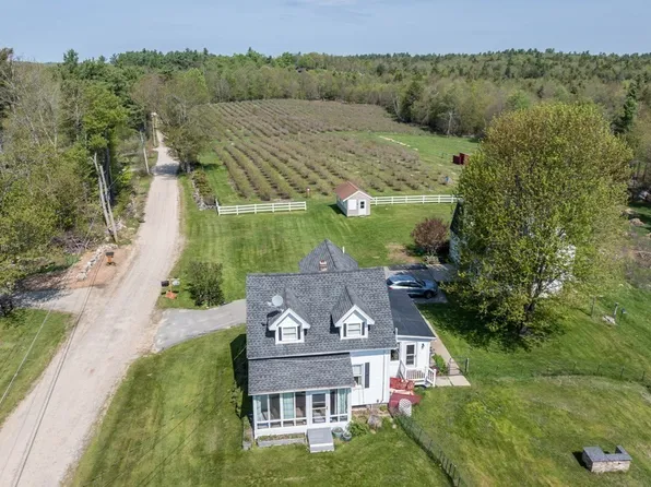 122 Ferin Rd, Ashburnham, MA 01430
