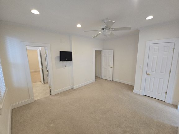 4th image of 621 W Princess Anne Rd #2