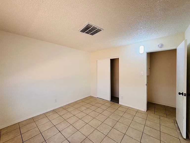 7519 California City Blvd — Photo 9