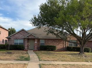 121 Hunters Trl, Red Oak, TX 75154
