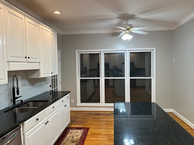 601 Southdale Cir — Photo 29