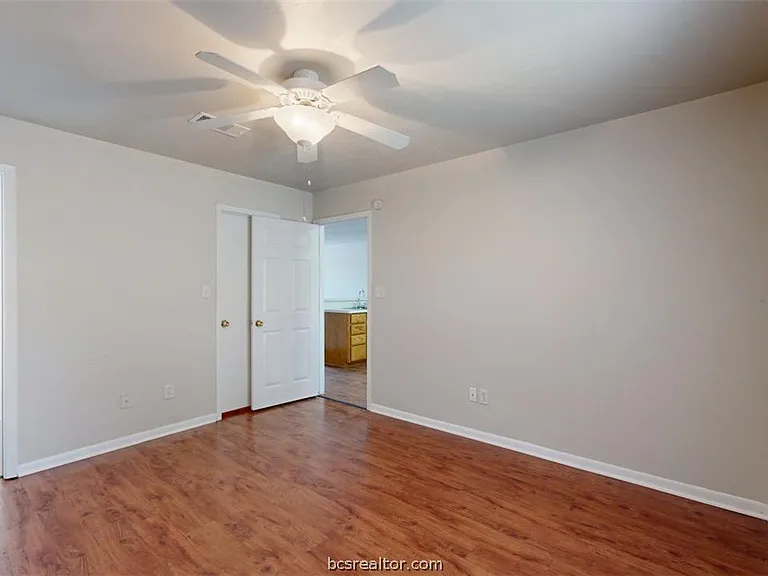 1513 Hollowhill Dr #B — Photo 16