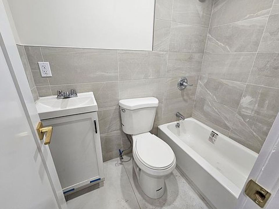 2nd image of 475 Linden Blvd #4A
