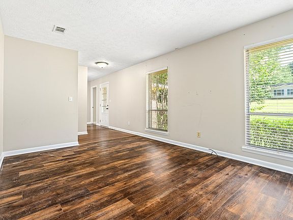 5th image of 1115 Drew Ln