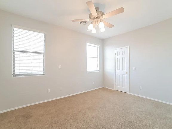 4th image of 5036 N 39th Dr Unit 4
