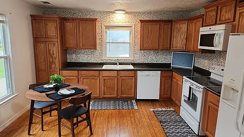 302 Ella St Photo 1