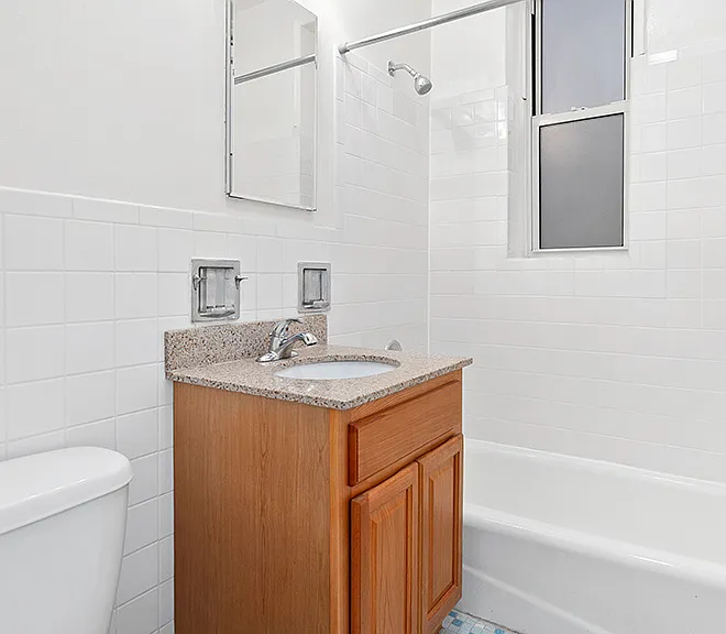 302 W 51st St #5A — Photo 5