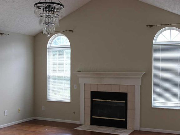 4th image of 6123 Glenvillage Dr