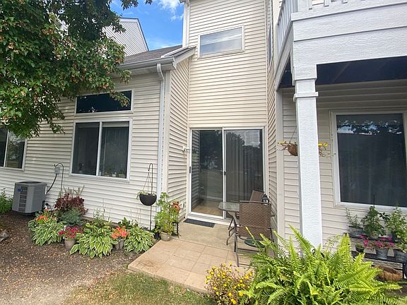 3rd image of 3035 Waters Edge Cir #3035