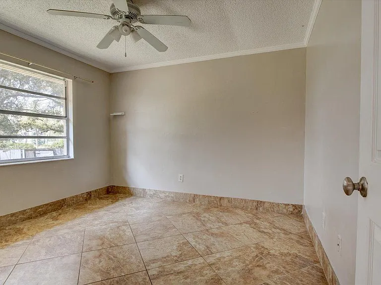 7946 Glen Abbey Cir — Photo 15