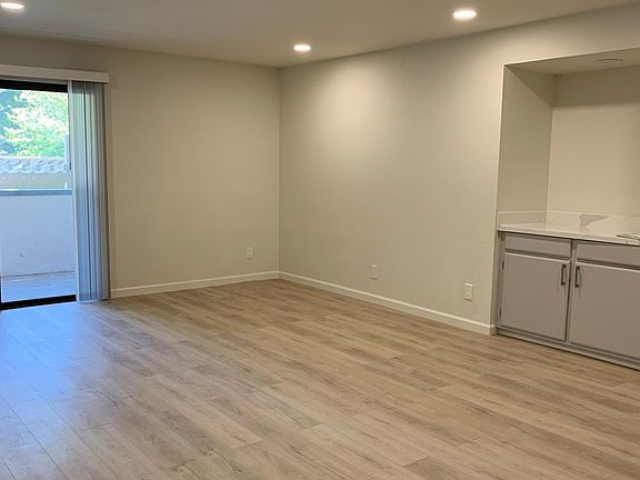 2nd image of 614 San Conrado Ter Unit 4