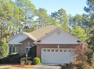 14 Hunter Ct, Southern Pines, NC 28387