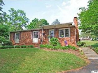107 Saint Ives Rd, Charlottesville, VA 22911
