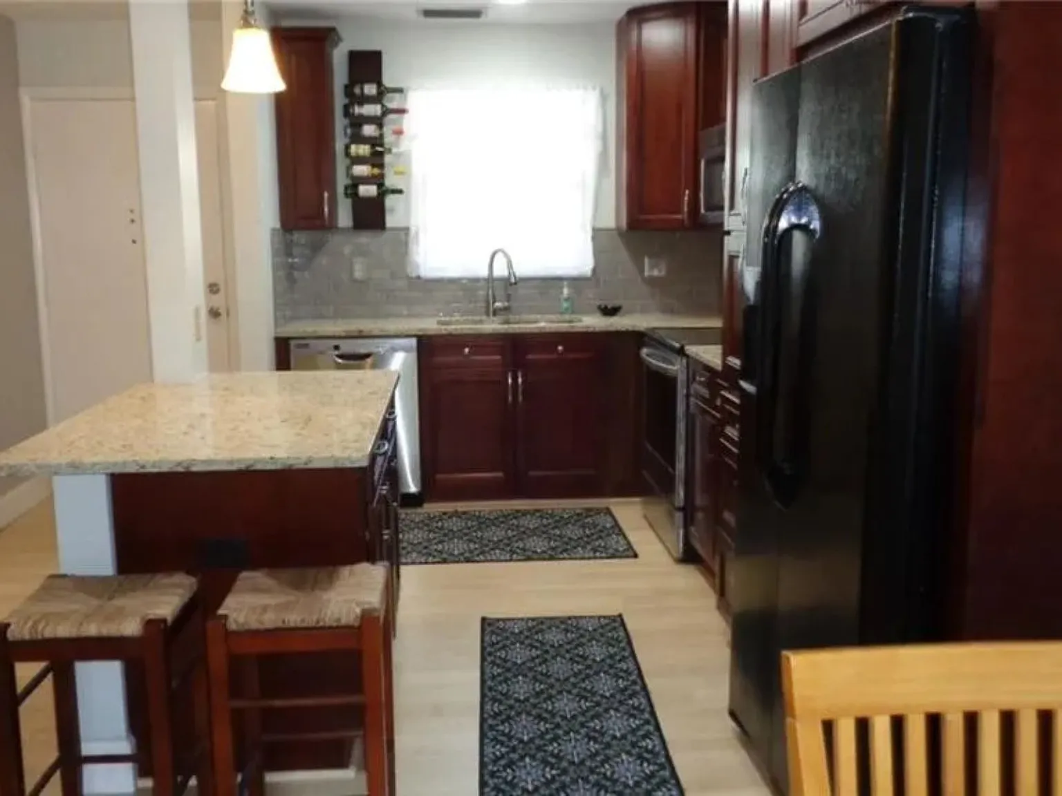 2 bed, 946 sqft, $3,500 — Photo 4