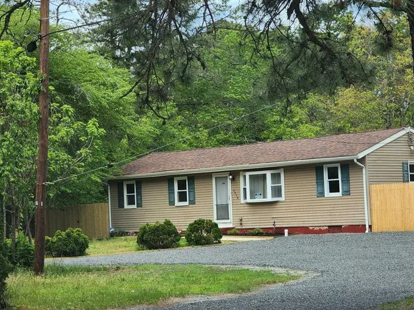 3410 E Lakeview Dr, Hammonton, NJ 08037