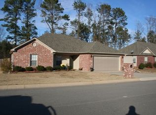 230 Autumnwood Dr, Benton, AR 72015