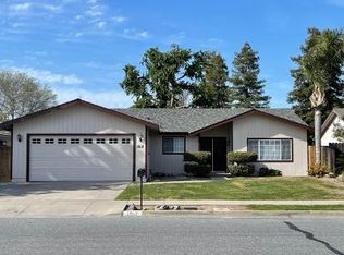 1912 E Alpine Ave, Tulare, CA 93274